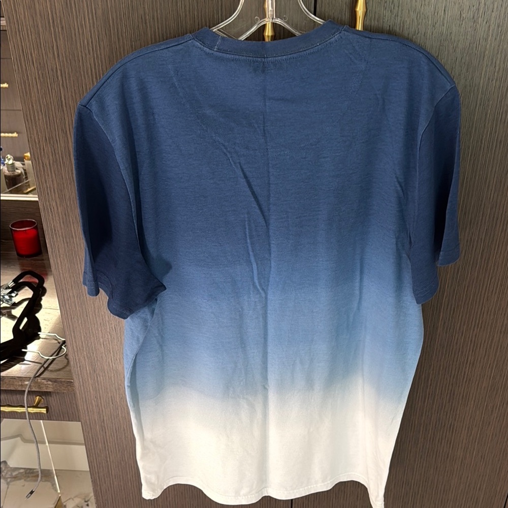 Hollister Blue and White Gradient Short Sleeve Tee - Picture 8 of 11